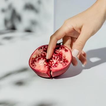 Masturbácia môže byť liekom na príznaky menštruácie